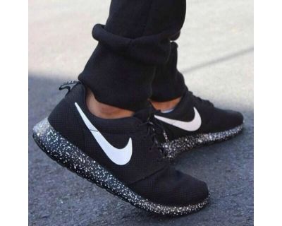 Лот: 7025047. Фото: 1. Nike Roshe run все размеры М. Кеды, кроссовки, слипоны