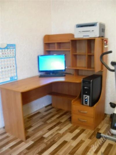 Лот: 1033769. Фото: 1. Стол - Уголок школьника продам... Столики, стулья, парты