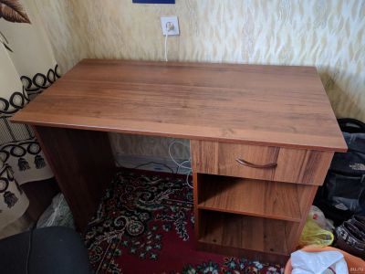 Лот: 13429280. Фото: 1. Стол письменный. Компьютерные и письменные столы