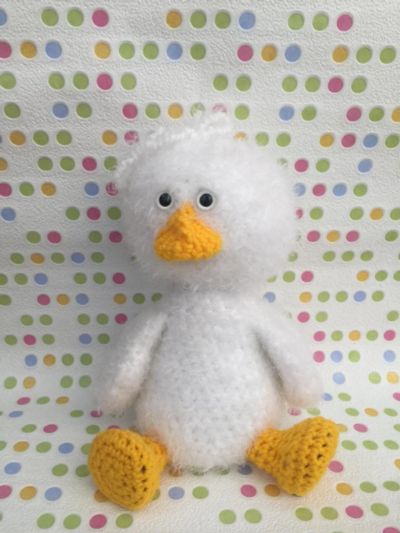 Лот: 10235480. Фото: 1. Гусёнок игрушка. Авторские куклы, игрушки, поделки