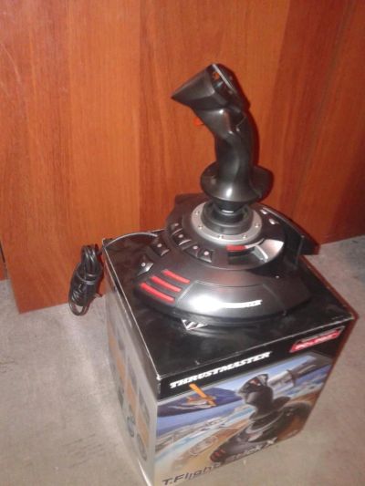 Лот: 5398493. Фото: 1. Джойстики Thrustmaster. Рули, джойстики