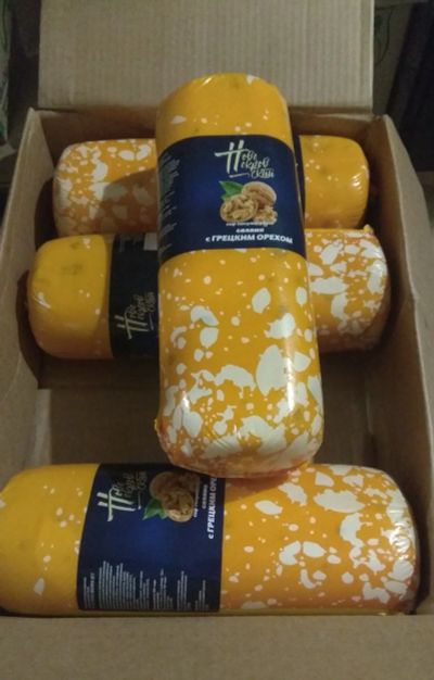 Лот: 20067928. Фото: 1. сыр полутвердый с грецким орехом... Молоко и молочные продукты