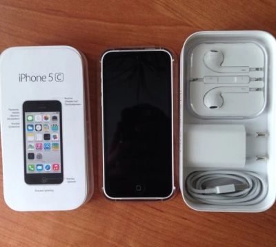 Лот: 7464516. Фото: 1. iPhone 5c 16GB white РСТ. Смартфоны