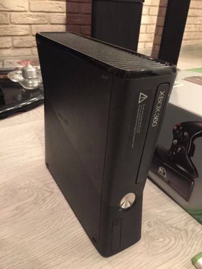 Лот: 8846023. Фото: 1. Игровая консоль Xbox 360 (250GB... Игровые приставки, консоли