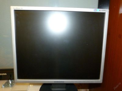 Лот: 5610720. Фото: 1. Монитор Samsung 943. ЖК-мониторы