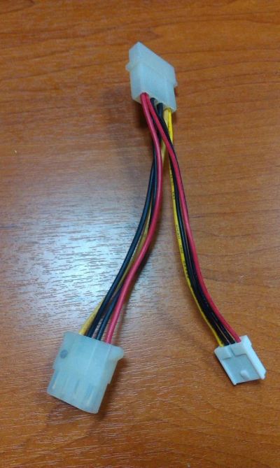 Лот: 4006410. Фото: 1. Разветвитель Molex - Molex + Floppy. Шлейфы, кабели, переходники
