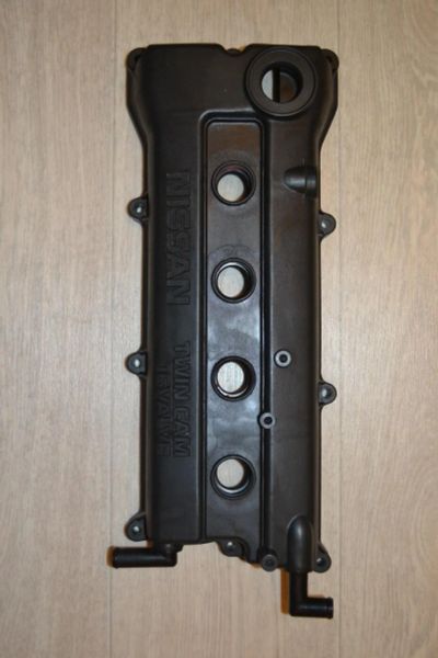 Лот: 10099974. Фото: 1. Клапанная крышка Nissan CG10... Двигатель и элементы двигателя
