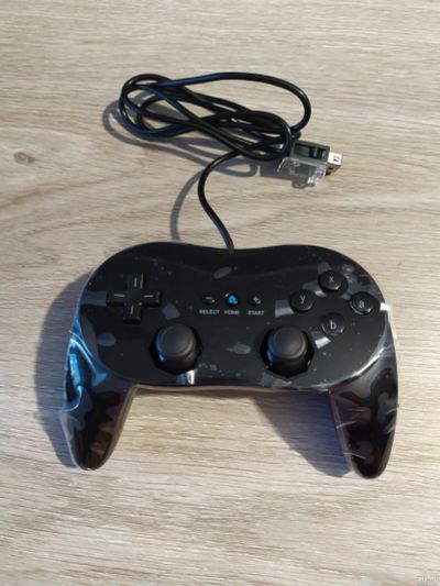 Лот: 18082805. Фото: 1. Nintendo Wii pro controller. Аксессуары, геймпады