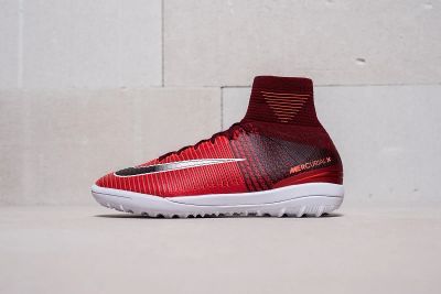 Лот: 11210952. Фото: 1. Футбольная обувь Nike MercurialX... Кеды, кроссовки, слипоны
