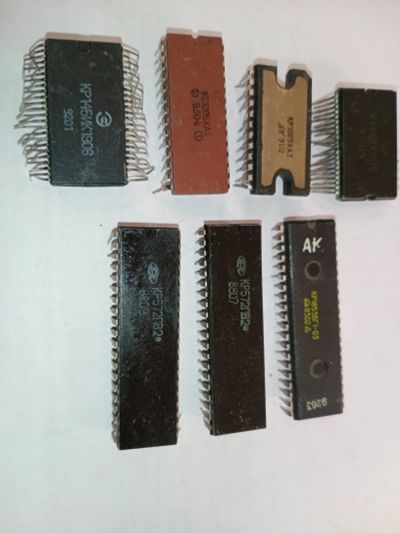 Лот: 25899017. Фото: 1. Микросхемы разные 7шт. Микросхемы