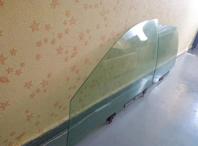 Лот: 8003518. Фото: 1. стекло Toyota Ist + обшивка двери... Кузов