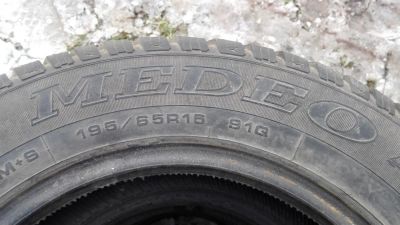 Лот: 8378835. Фото: 1. Шины шипованные Medeo 195/65R15. Шины