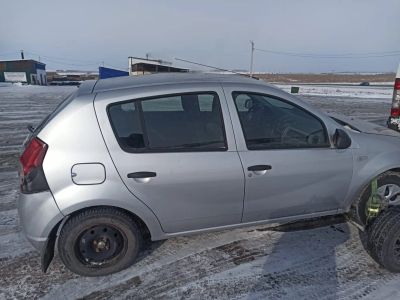 Лот: 18623796. Фото: 1. Renault Sandero на запчасти. Авто в разбор