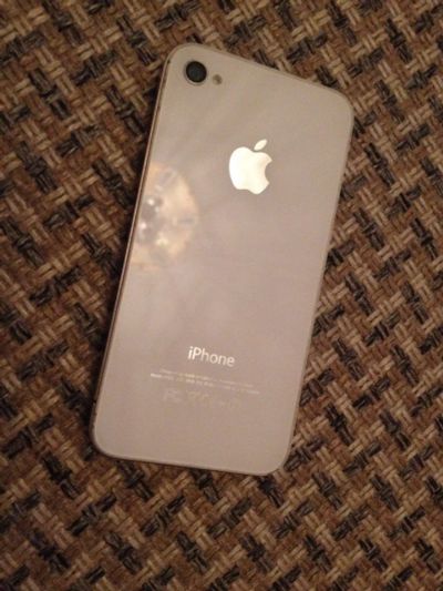 Лот: 5912371. Фото: 1. Iphone 4 8gb белый. Смартфоны