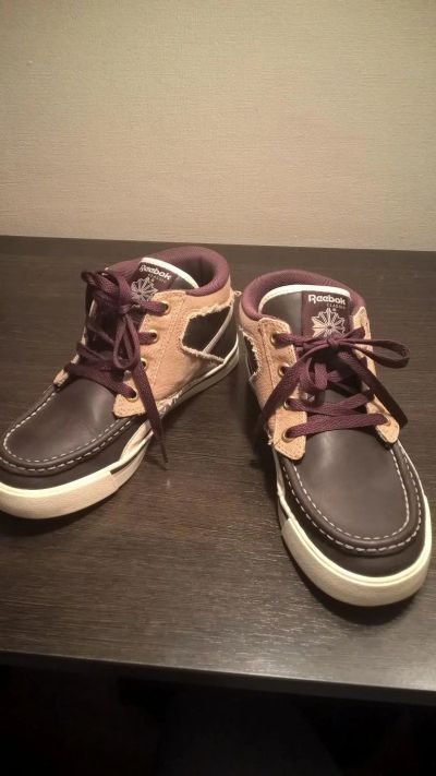 Лот: 11325617. Фото: 1. Ботинки - высокие кеды Reebok... Кеды, кроссовки