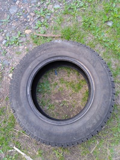 Лот: 22391327. Фото: 1. Покрышка зимняя 175 70 r13 Bridgestone. Шины