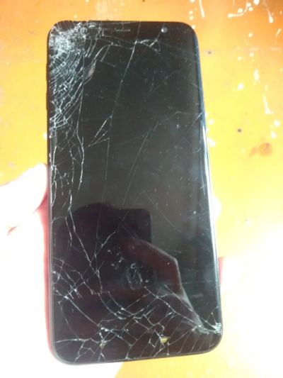 Лот: 25674722. Фото: 1. Samsung galaxy j4. Кнопочные мобильные телефоны