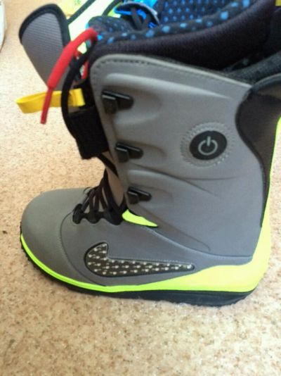 Лот: 8990948. Фото: 1. Ботинки для сноуборда nike lunarendor... Ботинки