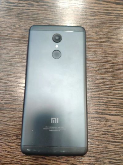 Лот: 16807624. Фото: 1. Xiaomi Redmi 5 16Gb Black. Смартфоны