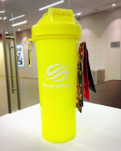 Лот: 9975632. Фото: 1. Шейкер SmartShake Slim neon yellow... Спортивная посуда