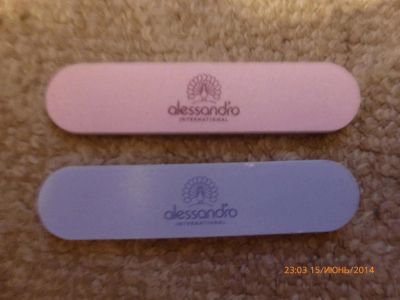 Лот: 4206509. Фото: 1. Мини пилка для ногтей Alessandro. Инструменты, аксессуары