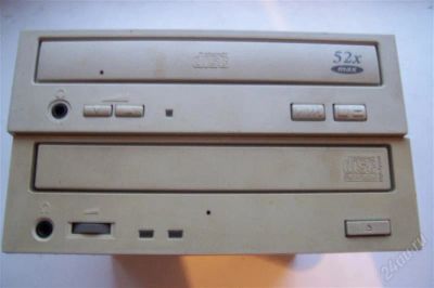 Лот: 1375291. Фото: 1. два сd-привода.рабочие. Приводы CD, DVD, BR, FDD