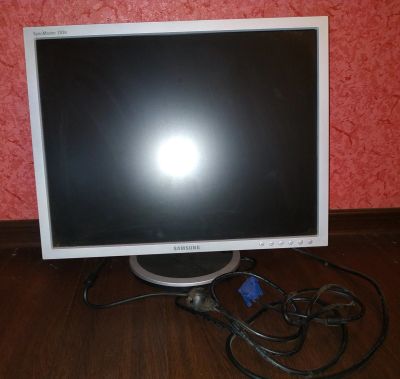 Лот: 16650582. Фото: 1. Монитор Sumsung 203B. ЖК-мониторы