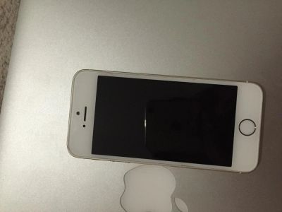 Лот: 6351558. Фото: 1. iPhone 5s Gold 32gb. Смартфоны