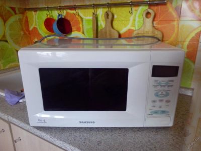 Лот: 5673109. Фото: 1. микроволновая печь Samsung CE2738nr. Микроволновки, мини-печи