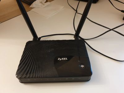 Лот: 14951425. Фото: 1. Wi-Fi Роутер zyxel Keenetic 2. Маршрутизаторы (роутеры)