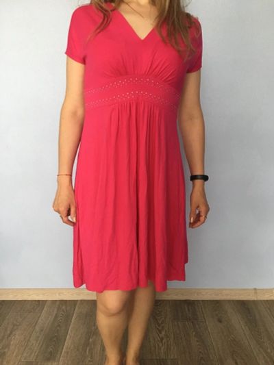 Лот: 13912386. Фото: 1. Яркое розовое трикотажное платье... Платья