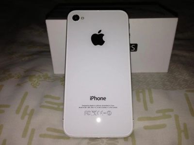 Лот: 5451722. Фото: 1. Iphone 4S white 8gb. Смартфоны