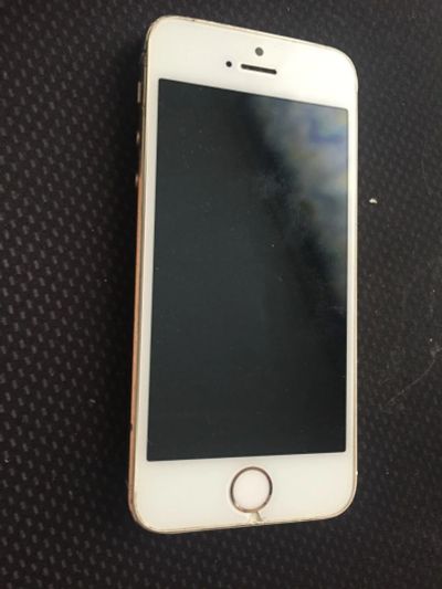 Лот: 11347378. Фото: 1. iphone 5s 16gb gold. Смартфоны
