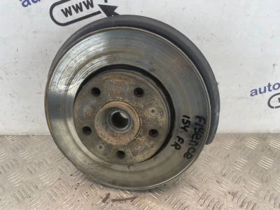 Лот: 24638684. Фото: 1. поворотный кулак Renault Fluence... Двигатель и элементы двигателя