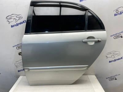 Лот: 21702874. Фото: 1. дверь боковая Toyota Corolla ZZE121L. Двигатель и элементы двигателя