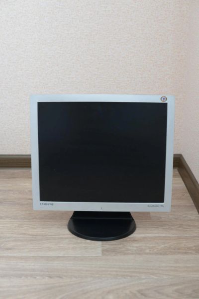 Лот: 11132550. Фото: 1. Samsung SyncMaster 172v. ЖК-мониторы