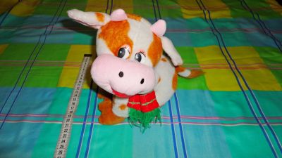 Лот: 16528644. Фото: 1. коровка , мягкая игрушка состояние... Мягкие