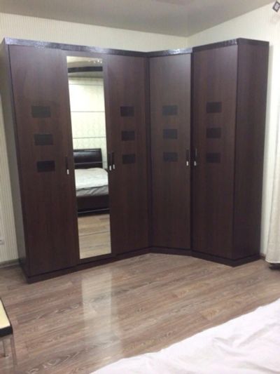 Лот: 3644644. Фото: 1. Интерьер с мебелью спальни. Диваны