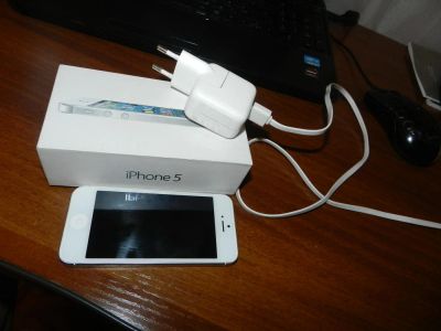 Лот: 9165697. Фото: 1. Продам iPhone 5 16гб как новый. Смартфоны