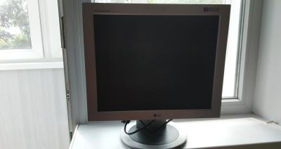Лот: 14216314. Фото: 1. Два монитора LG и ViewSonic рабочие. ЖК-мониторы