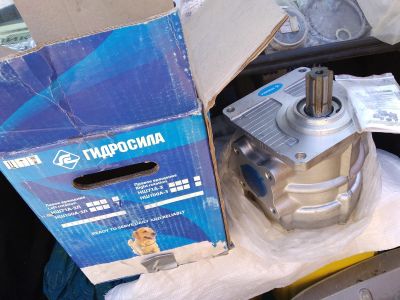 Лот: 13957597. Фото: 1. Насос шестеренный НШ 100А-3Л новый... Двигатель и элементы двигателя