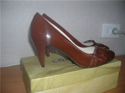 Лот: 6928474. Фото: 1. туфли новые нат. Кожа, р39,. Туфли