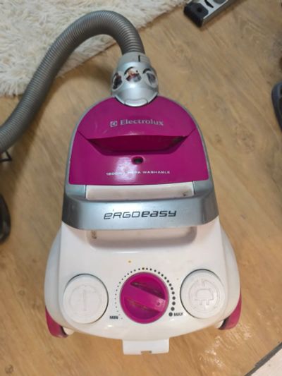 Лот: 25355300. Фото: 1. Пылесос Electrolux. Пылесосы, паровые швабры