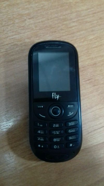 Лот: 11072147. Фото: 1. Мобильные Телефоны Fly ds103... Кнопочные мобильные телефоны