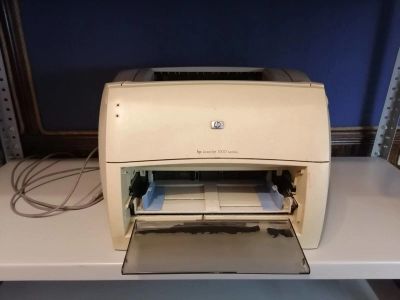 Лот: 17171244. Фото: 1. Принтер HP LaserJet 1000 Q1342A. Лазерные принтеры
