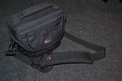 Лот: 12331567. Фото: 1. Универсальная сумка Lowepro Nova... Чехлы, сумки, ремешки