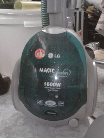 Лот: 4842240. Фото: 1. Пылесос LG magic green 1600w. Пылесосы, паровые швабры