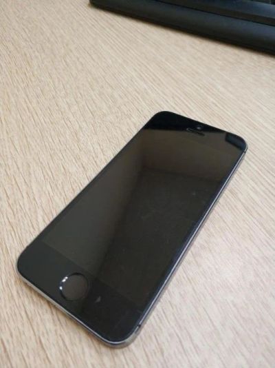 Лот: 11537738. Фото: 1. Смартфон Apple Iphone 5s 16gb... Смартфоны