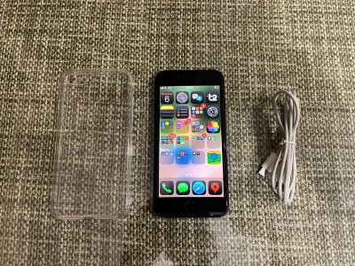 Лот: 25429881. Фото: 1. iPhone SE 2022. Смартфоны