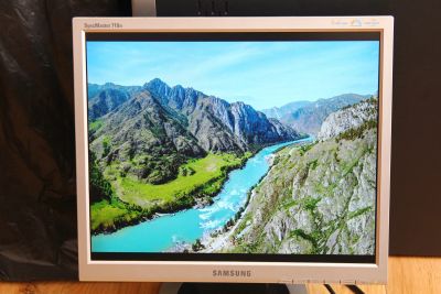 Лот: 25587573. Фото: 1. Монитор Samsung SyncMaster 710N. ЖК-мониторы